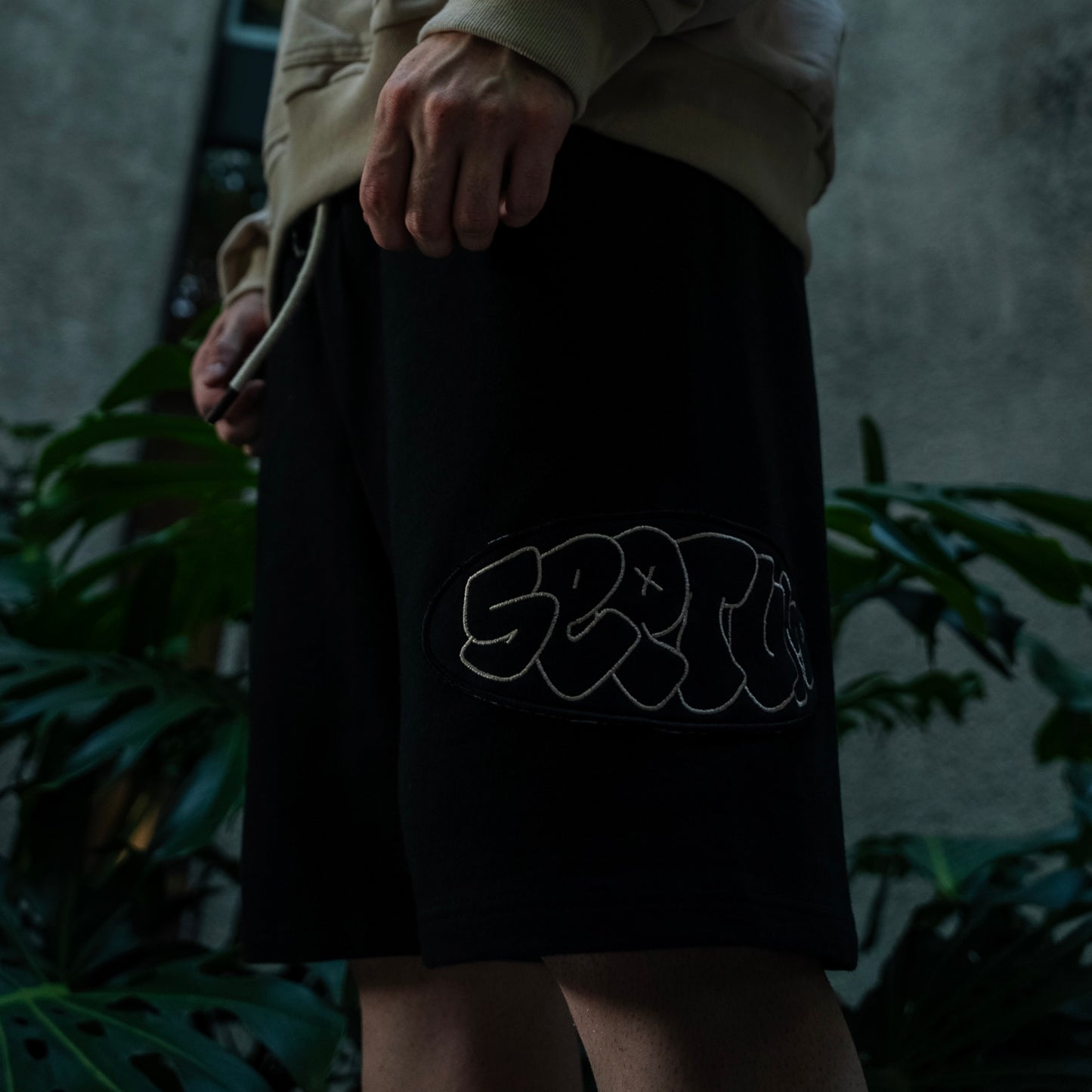 BERMUDA NEGRA OVERSIZE SEPTUM